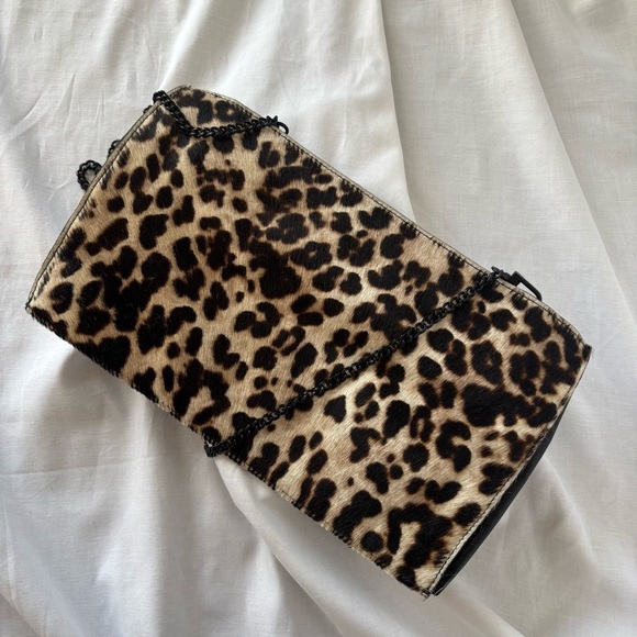 August Cheetah Crossbody/Clutch - Picture 3 of 8